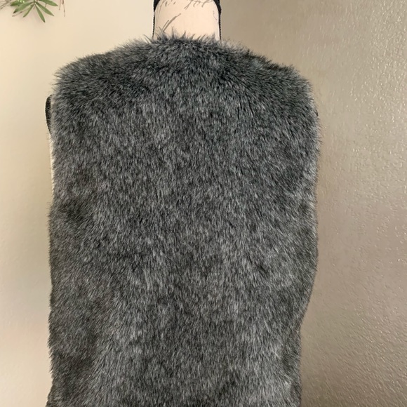 5 for $25 Gray Vest 100% polyester - Picture 3 of 5